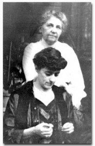 Caroline Veatch, in back, with sister Della Evans